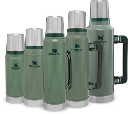 Preview: Stanley Classic Vakuum-Flasche 1,9 Liter, grün - 2. Wahl (Fehlgravur)