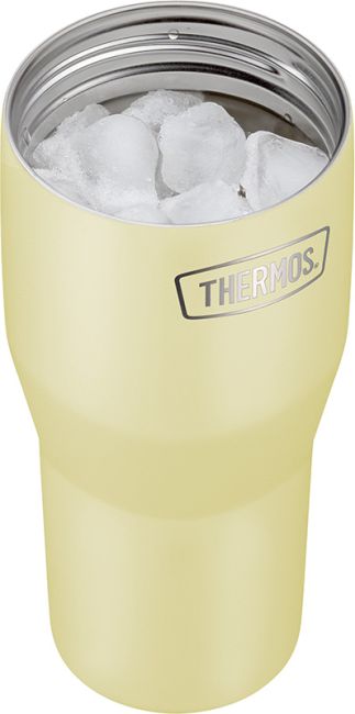 Becher befüllt mit Eiswürfeln
